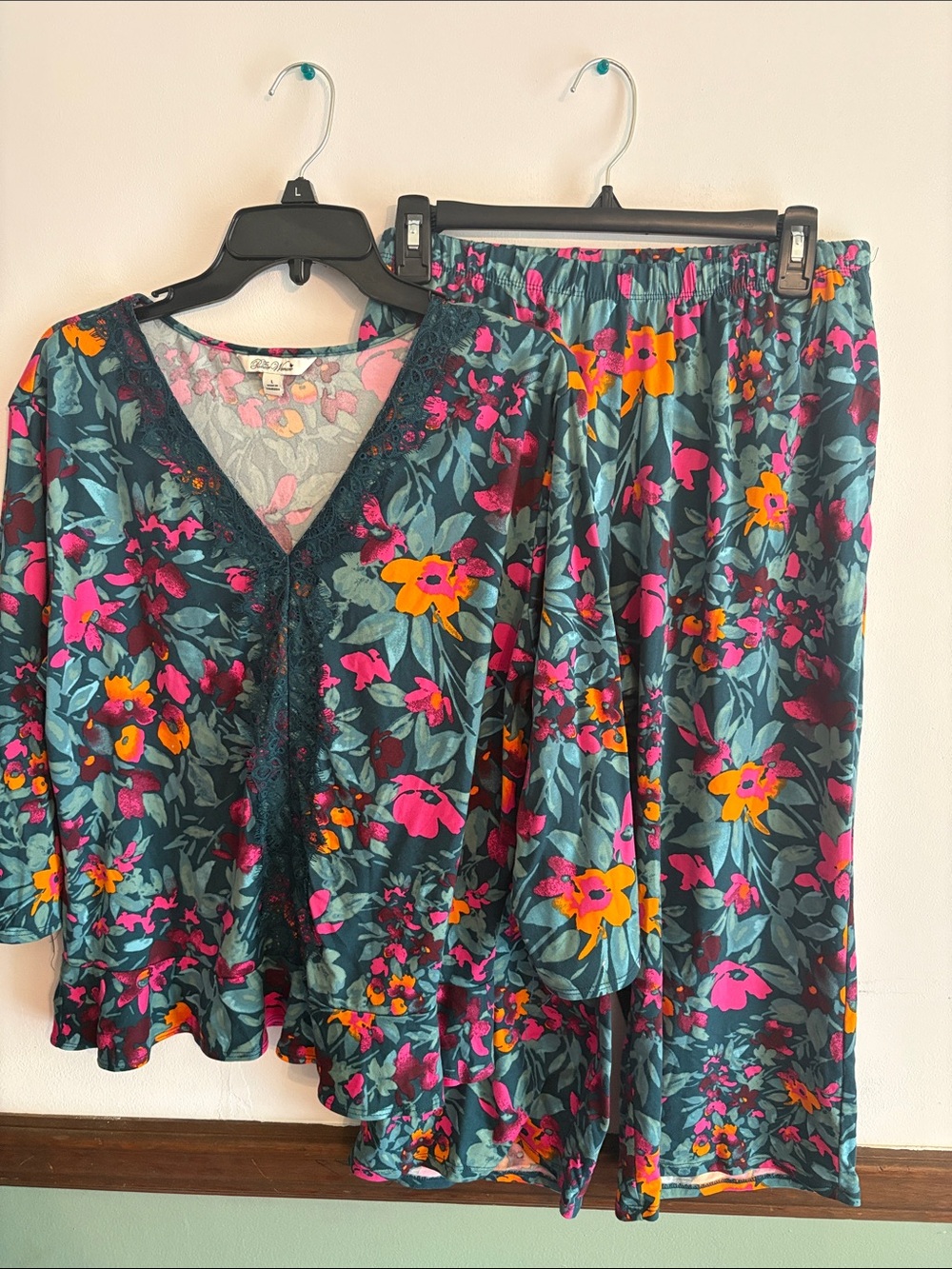 Pioneer Women Floral V-Neck Two-Piece Sleep Set Teal with Pink & Orange Flowers